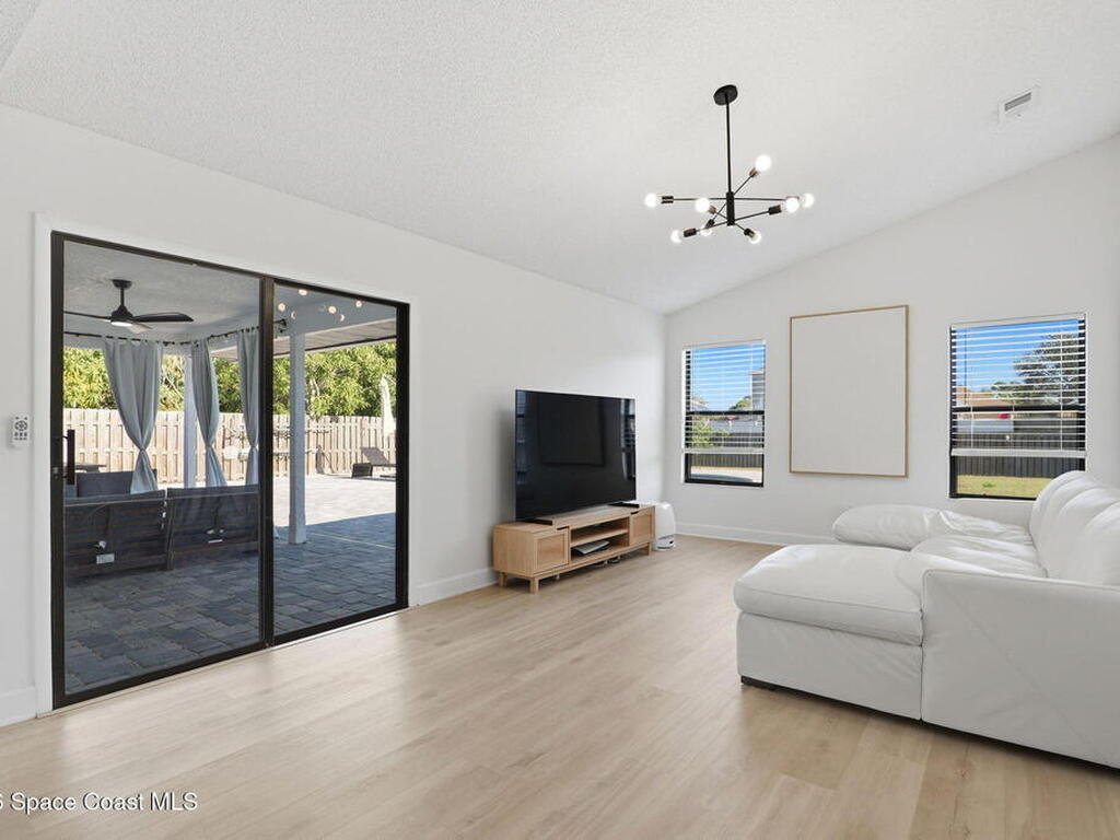 2420 Bent Pine Street, Melbourne, FL 32935