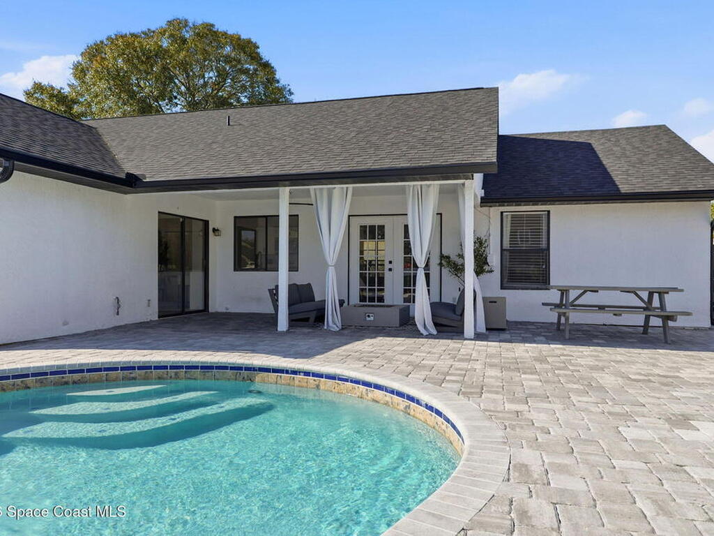 2420 Bent Pine Street, Melbourne, FL 32935