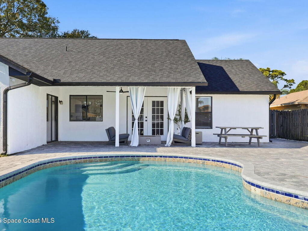 2420 Bent Pine Street, Melbourne, FL 32935