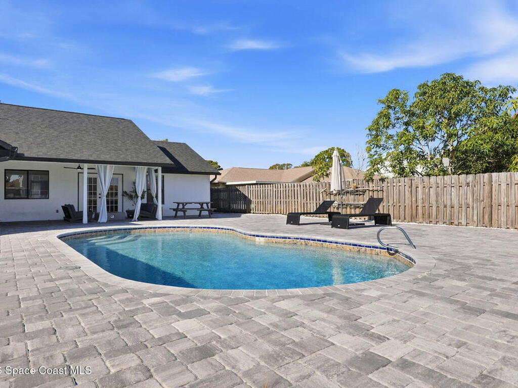 2420 Bent Pine Street, Melbourne, FL 32935