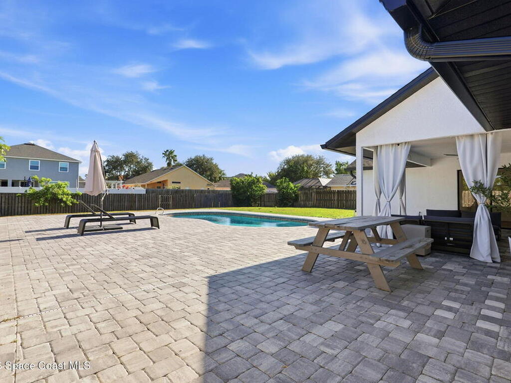 2420 Bent Pine Street, Melbourne, FL 32935