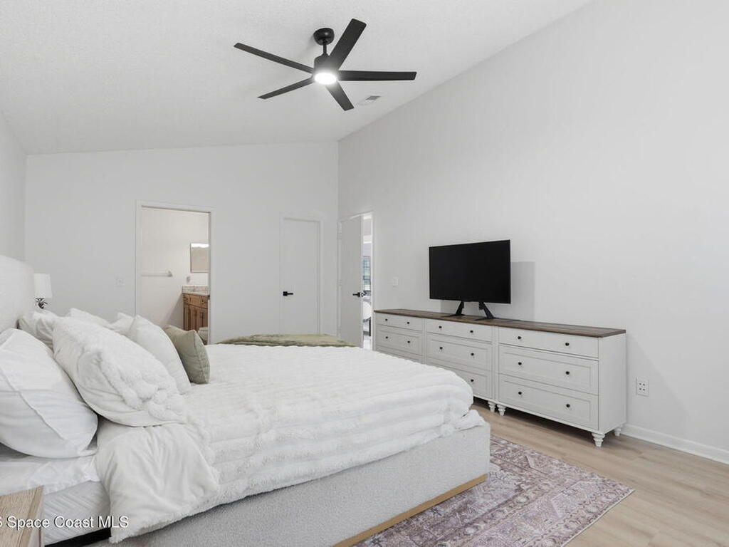 2420 Bent Pine Street, Melbourne, FL 32935