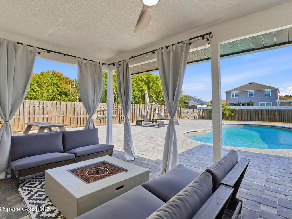 2420 Bent Pine Street, Melbourne, FL 32935