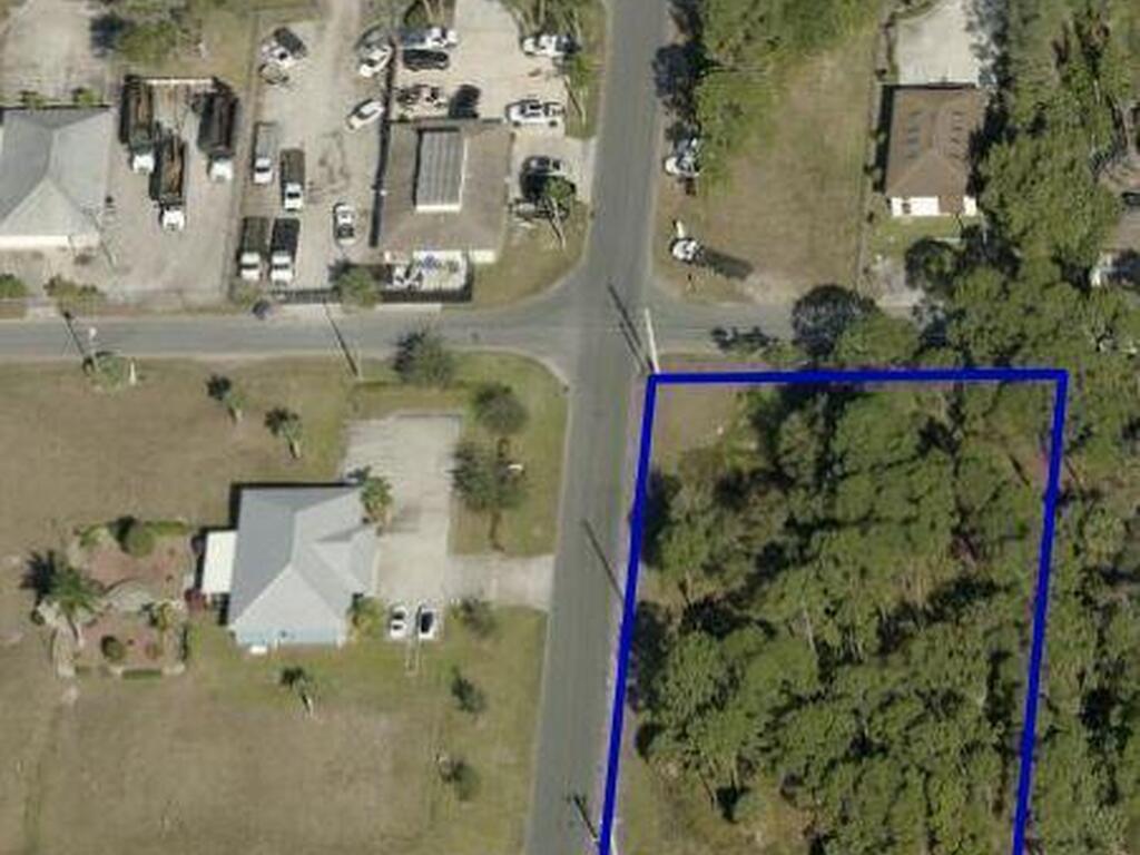 2090 SE Agora Cir Se Circle, Palm Bay, FL 32909