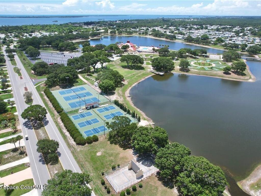 912 Oriole Circle, Barefoot Bay, FL 32976