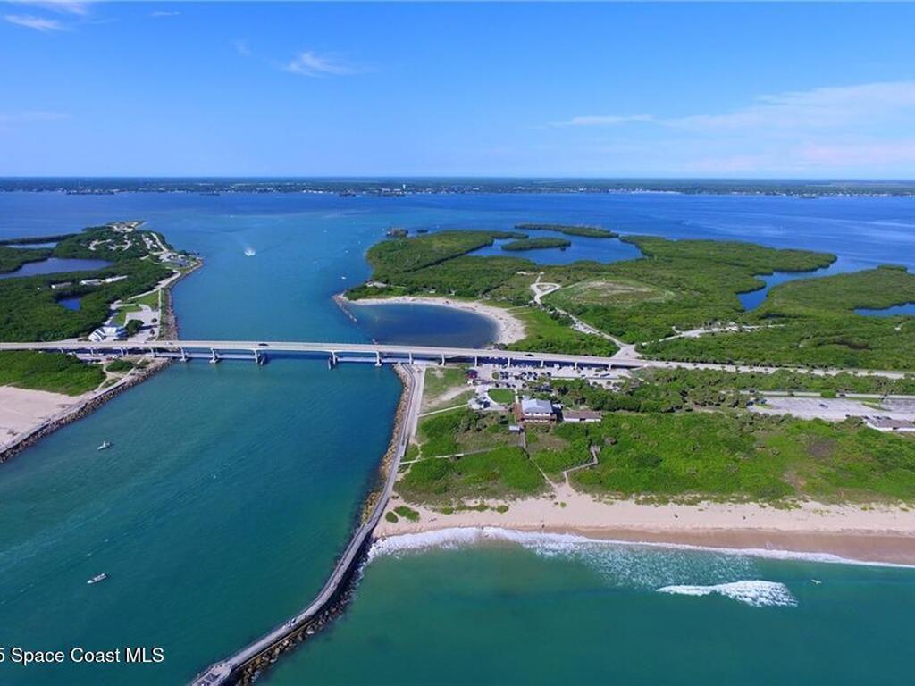 912 Oriole Circle, Barefoot Bay, FL 32976