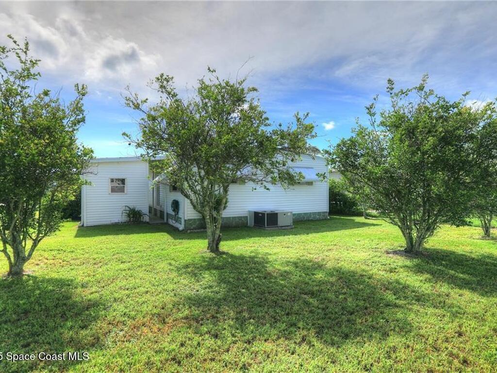 912 Oriole Circle, Barefoot Bay, FL 32976