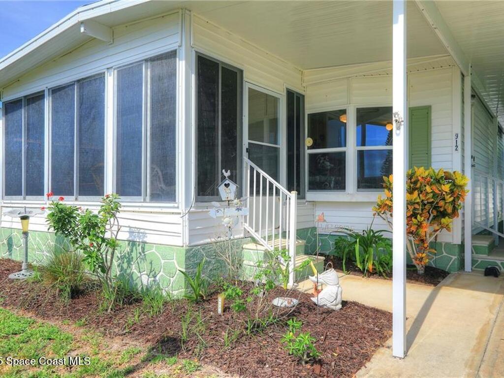 912 Oriole Circle, Barefoot Bay, FL 32976