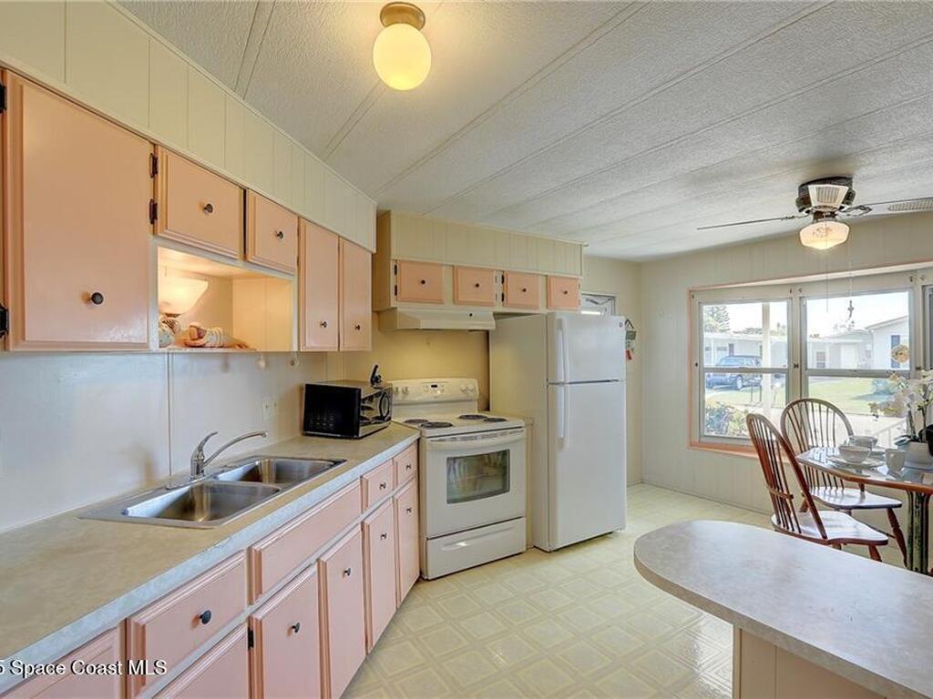 912 Oriole Circle, Barefoot Bay, FL 32976