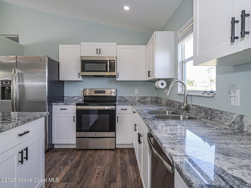 756 18th Place, Vero Beach, FL 32962