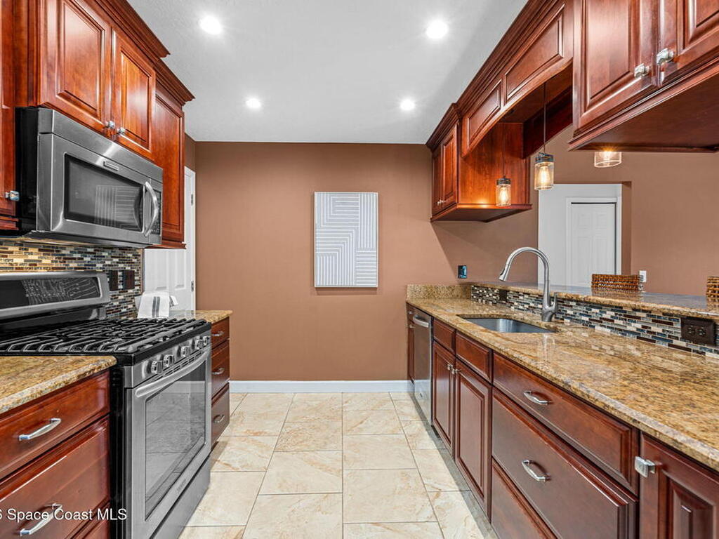 1010 Pelican Lane, Rockledge, FL 32955