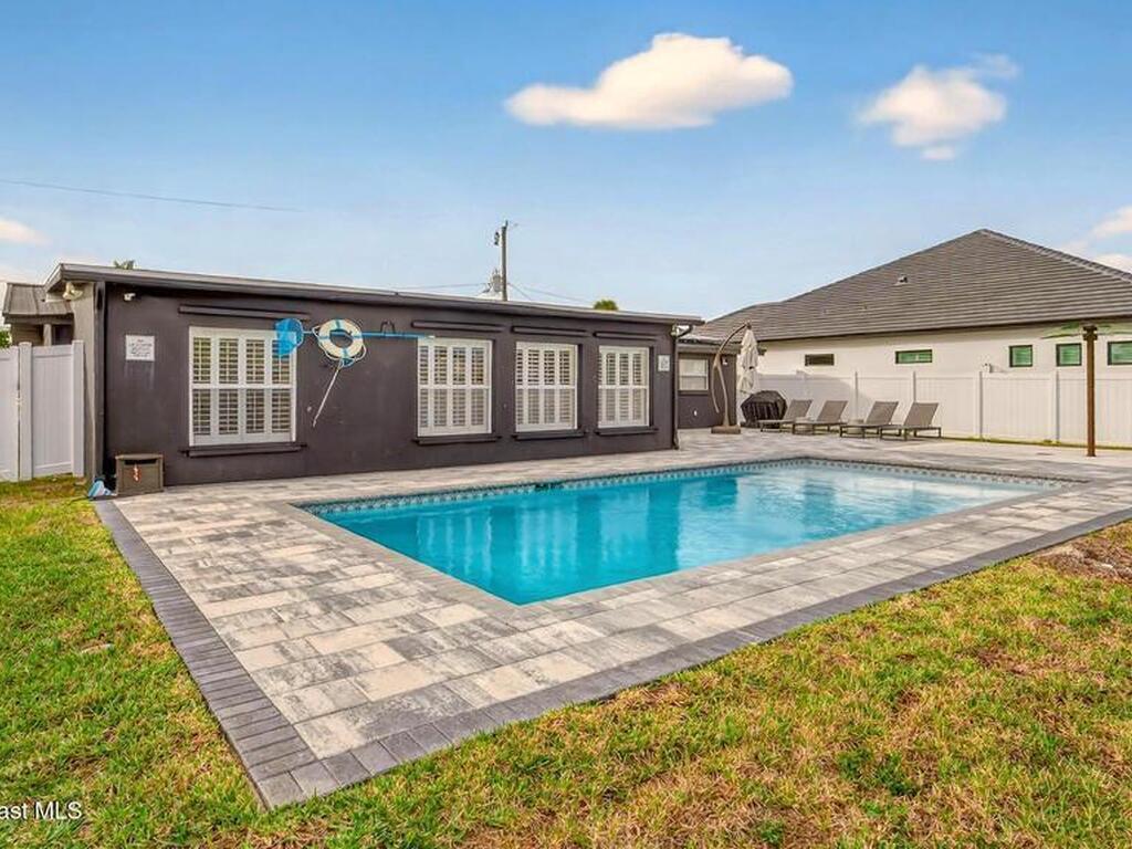 113 Deleon Road, Cocoa Beach, FL 32931