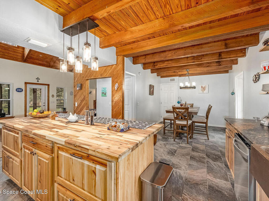 5000 Gandy Road, Mims, FL 32754