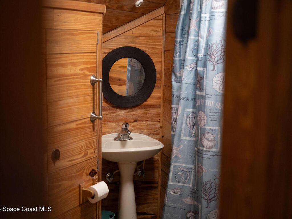 5000 Gandy Road, Mims, FL 32754