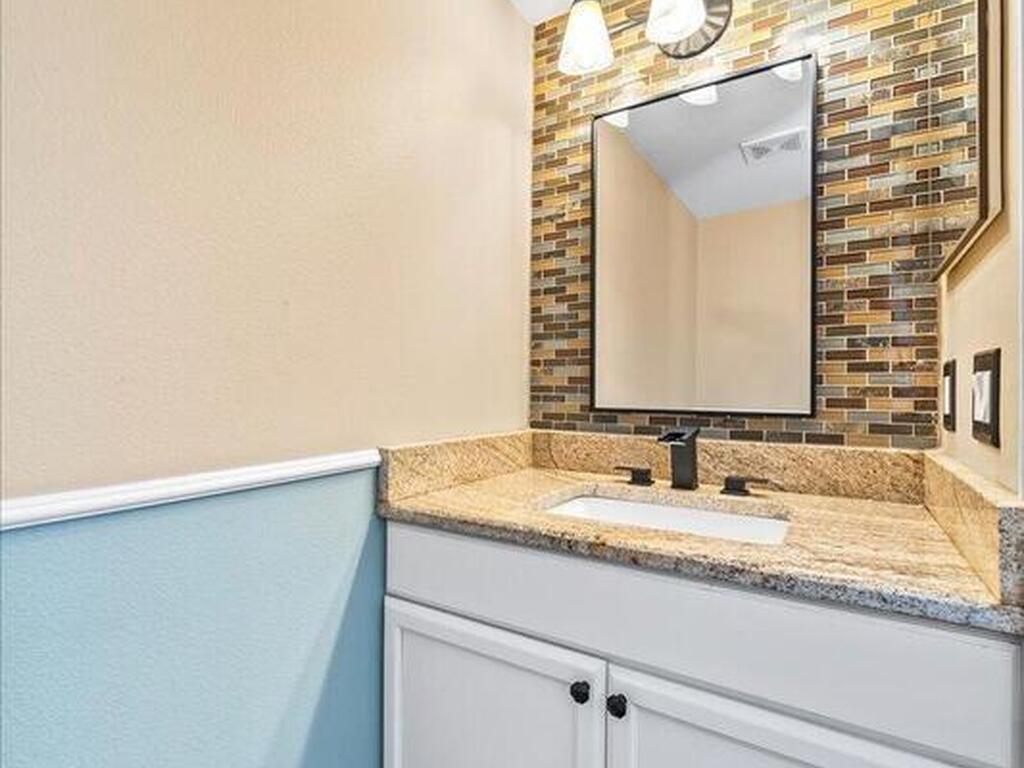 1640 Vista Lake Circle, Melbourne, FL 32904