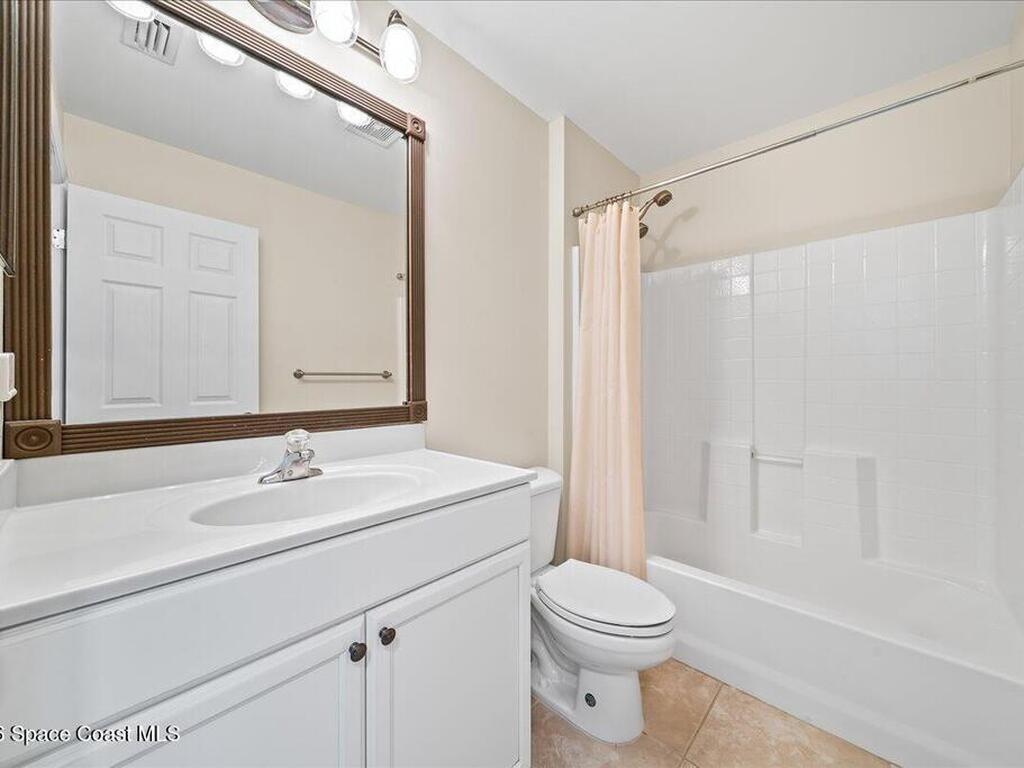 1640 Vista Lake Circle, Melbourne, FL 32904