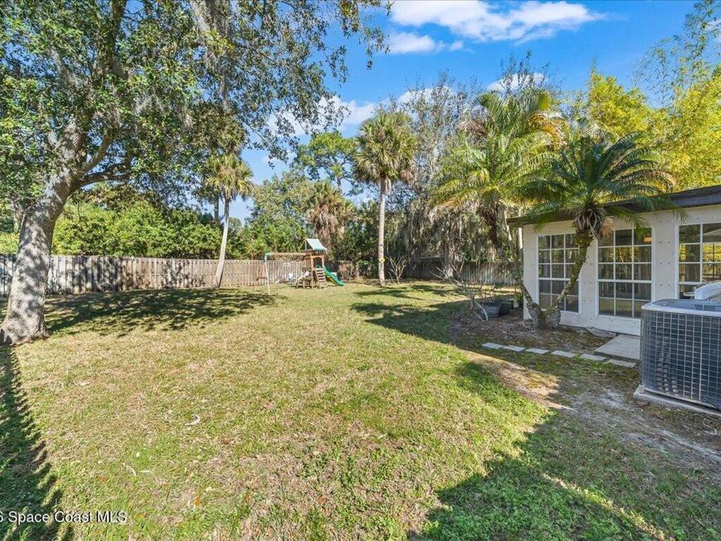 1640 Vista Lake Circle, Melbourne, FL 32904