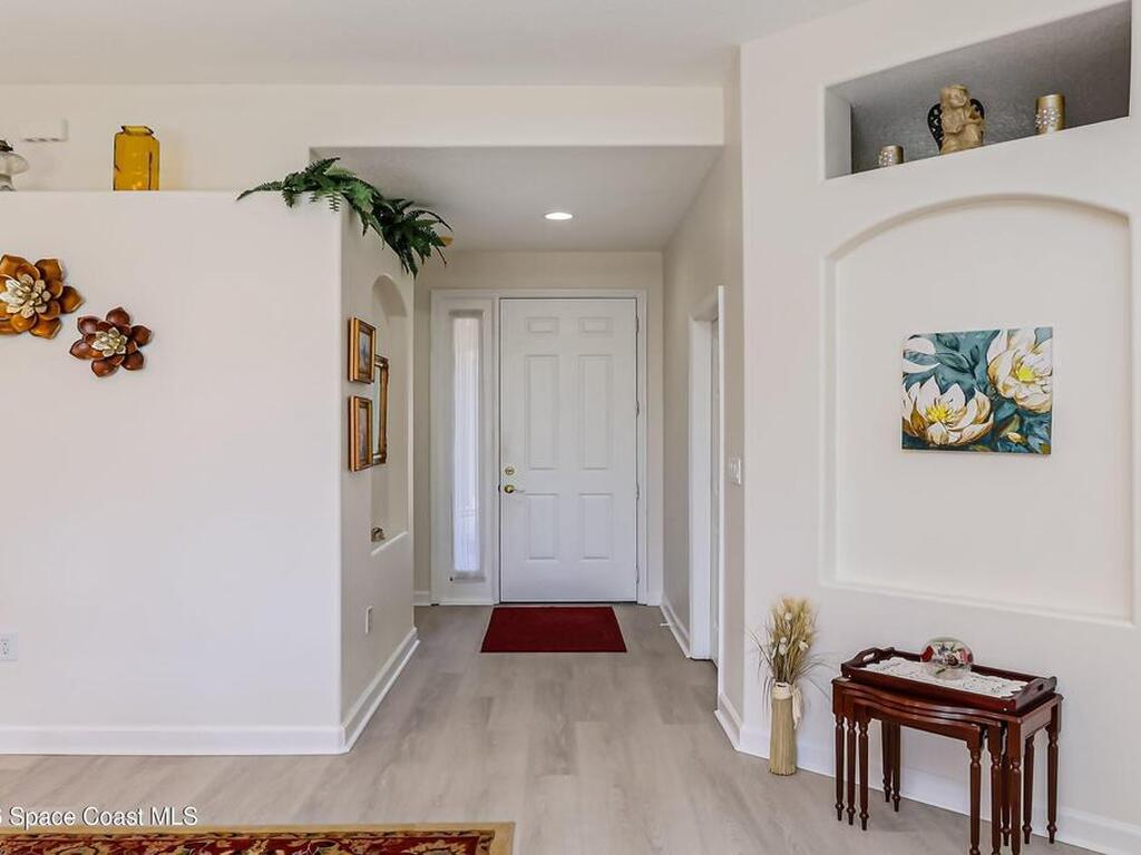 336 Gardendale Circle, Palm Bay, FL 32909