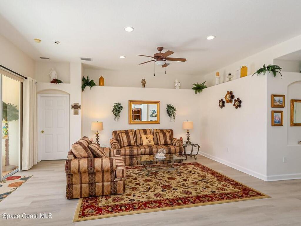 336 Gardendale Circle, Palm Bay, FL 32909