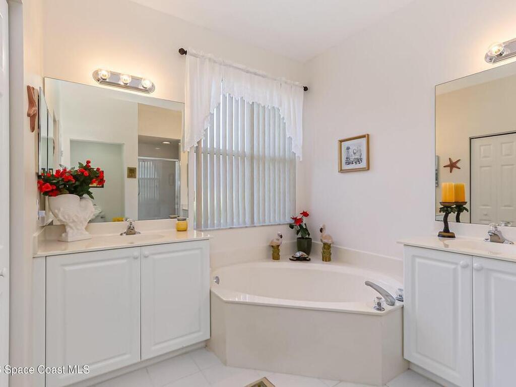 336 Gardendale Circle, Palm Bay, FL 32909