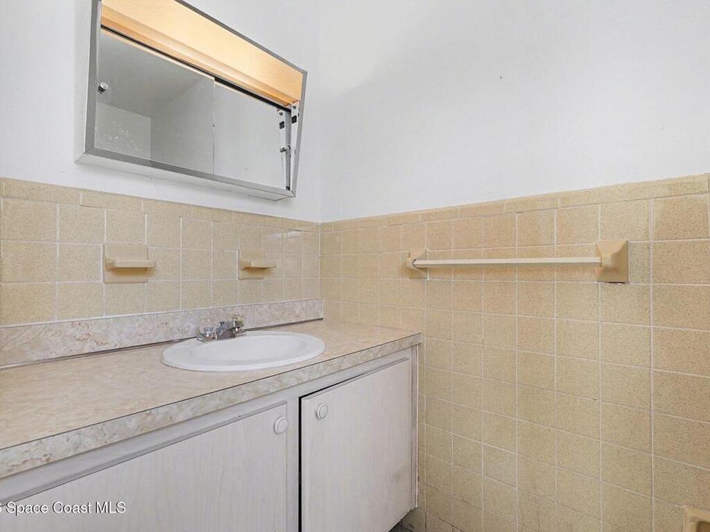 205 Hickory Avenue, Merritt Island, FL 32953