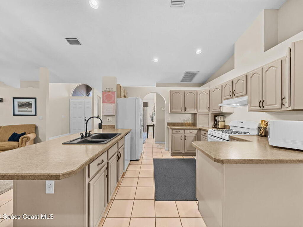 938 Pelican Lane, Rockledge, FL 32955