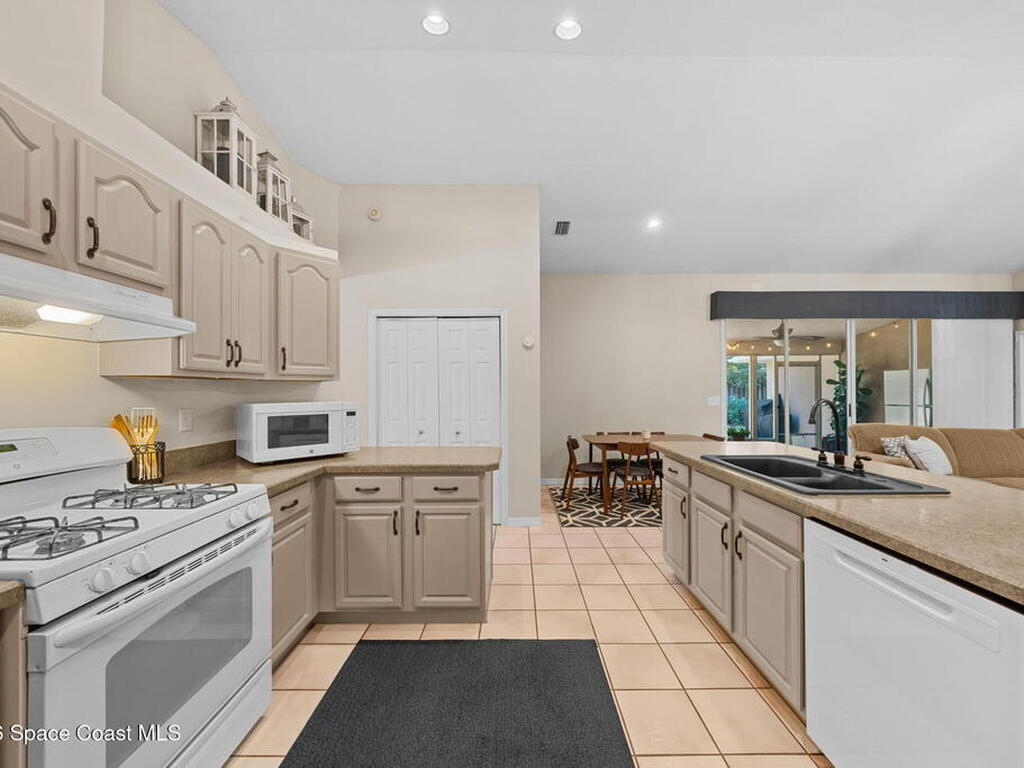 938 Pelican Lane, Rockledge, FL 32955