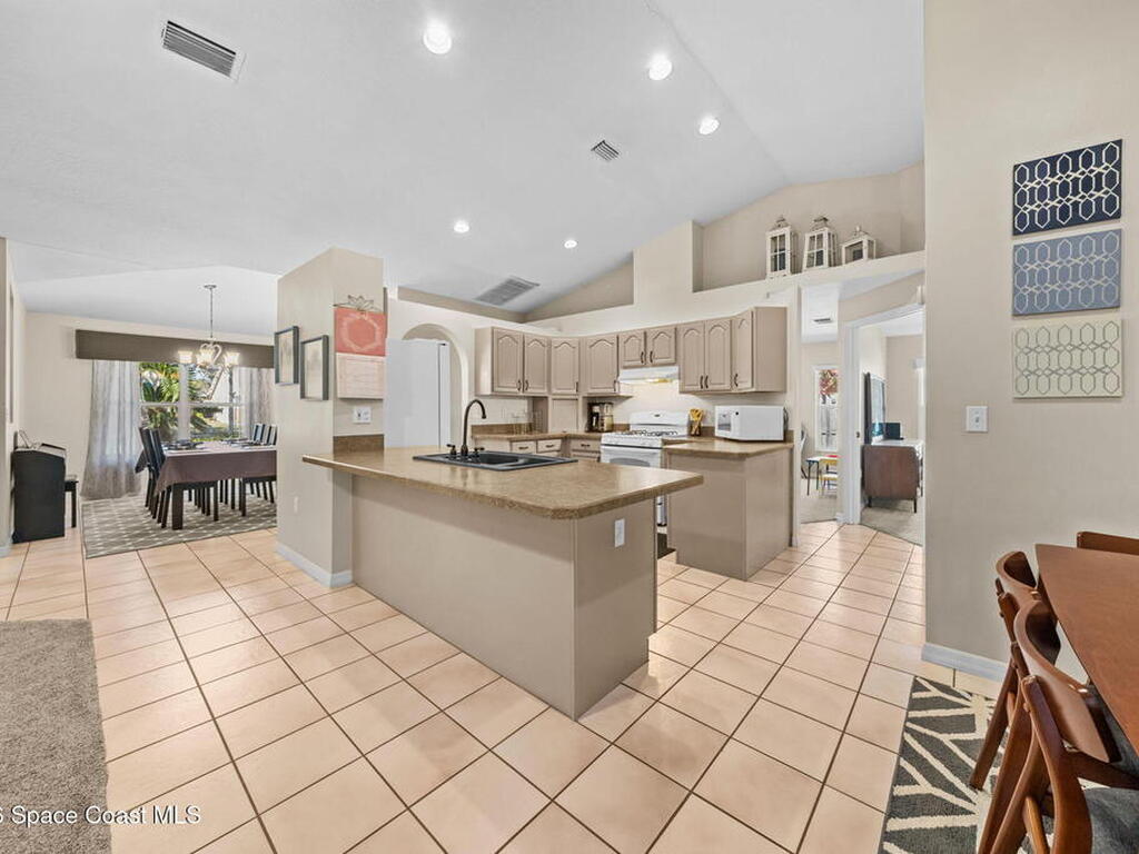 938 Pelican Lane, Rockledge, FL 32955