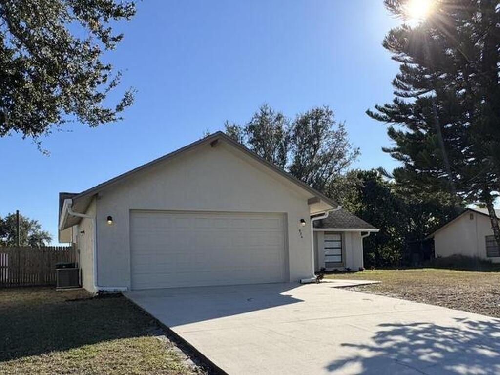 934 Lynbrook Street, Palm Bay, FL 32907