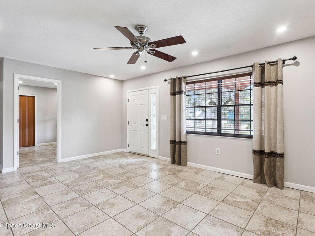 150 Serena Road, DeBary, FL 32713