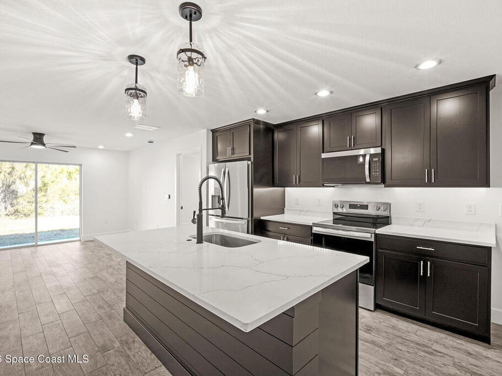 1032 Tevis Street, Palm Bay, FL 32909