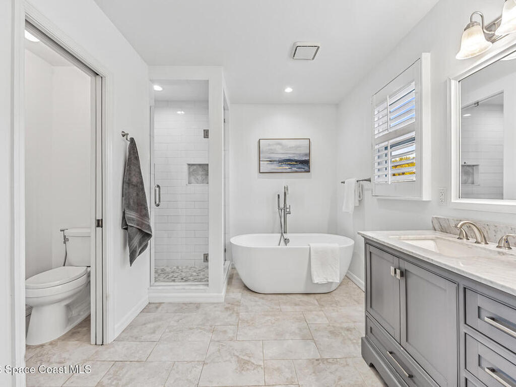 3069 Rio Bonita Street, Indialantic, FL 32903