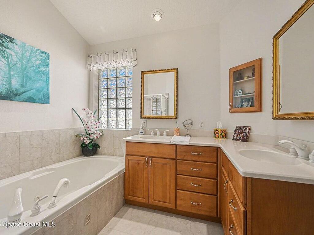 811 Glen Abbey Way, Suntree, FL 32940