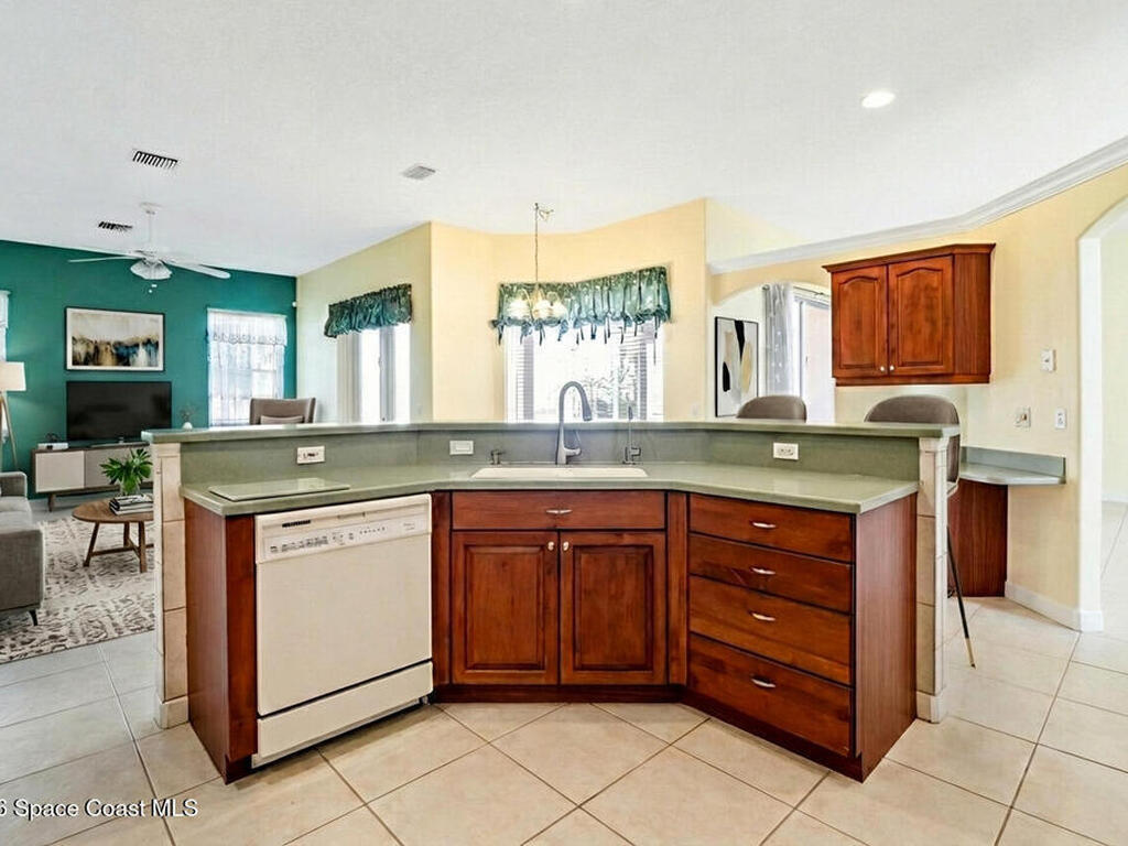 2567 Canterbury Circle, Suntree, FL 32955