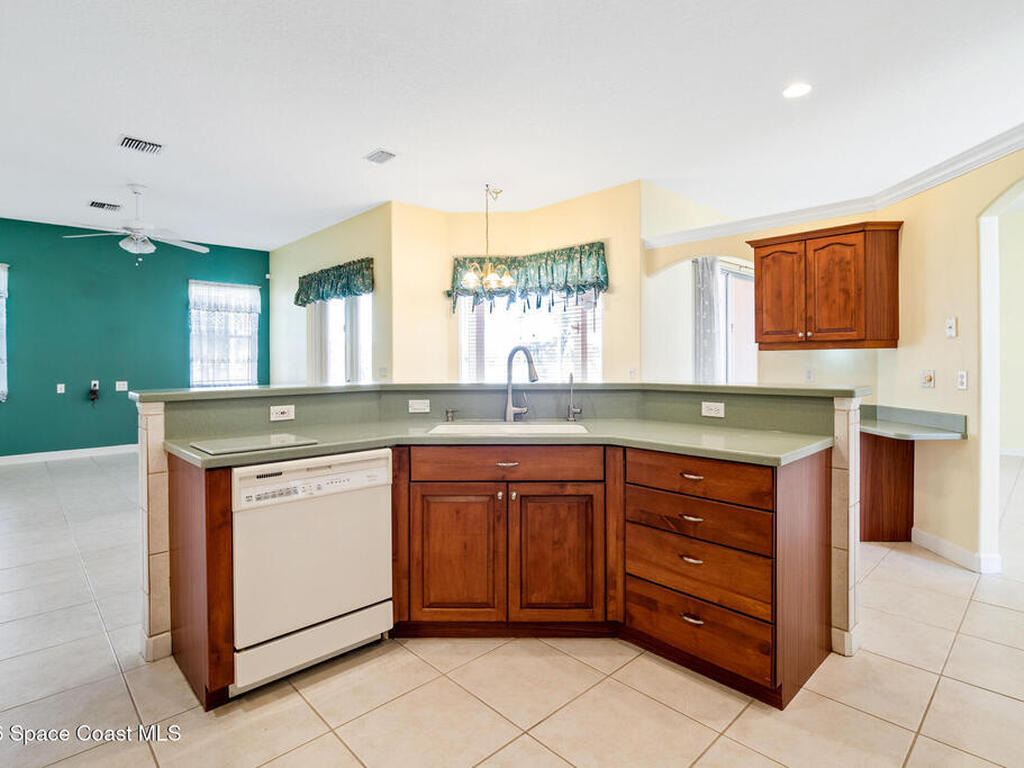 2567 Canterbury Circle, Suntree, FL 32955