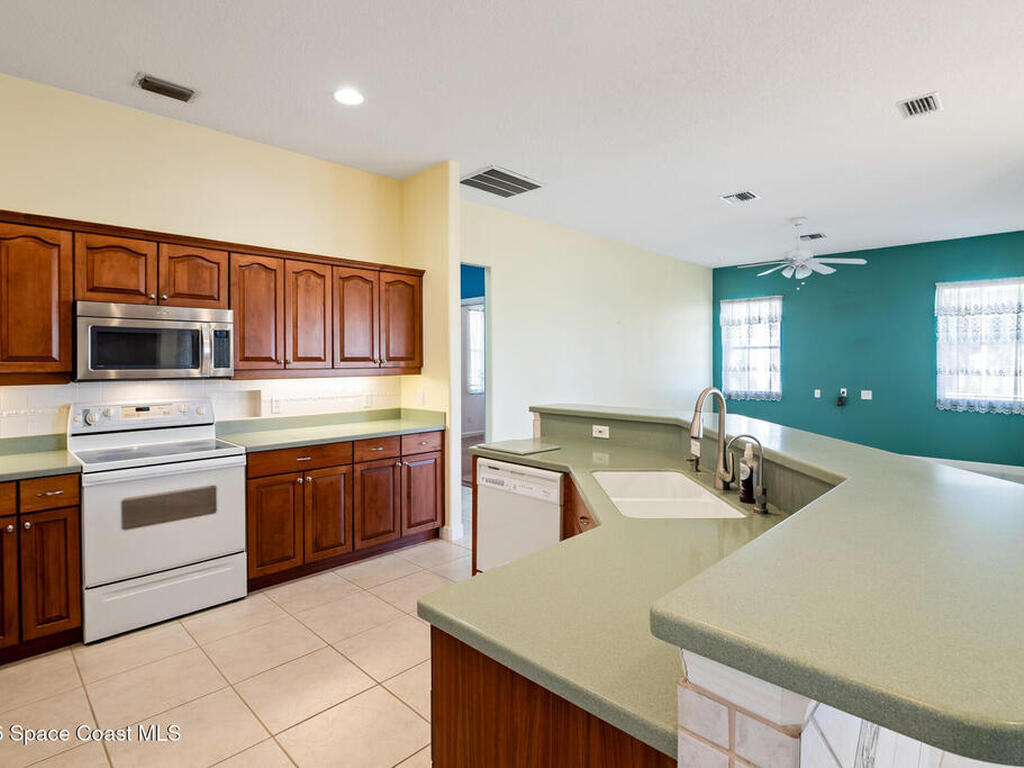 2567 Canterbury Circle, Suntree, FL 32955