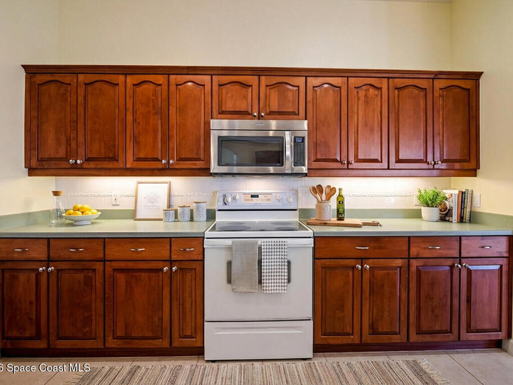 2567 Canterbury Circle, Suntree, FL 32955