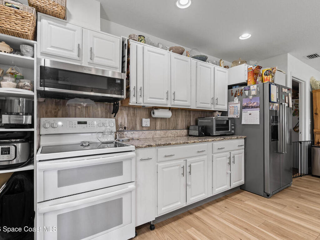 1985 Flashy Lane, Malabar, FL 32950