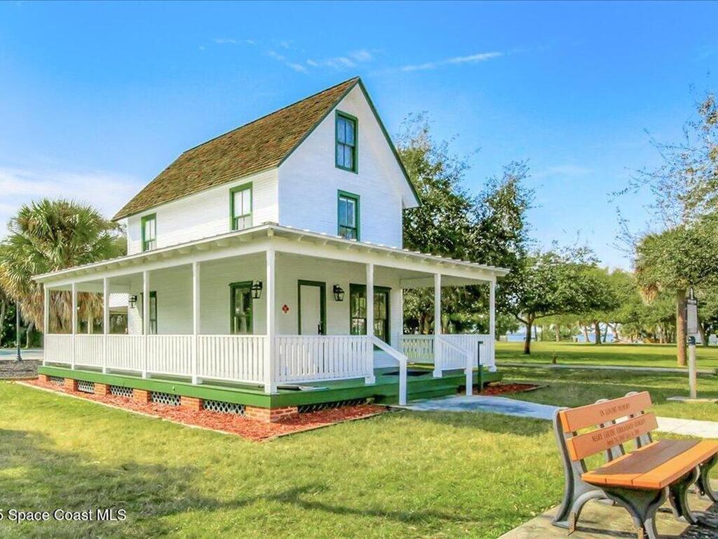 2007 Oak Street, Melbourne Beach, FL 32951