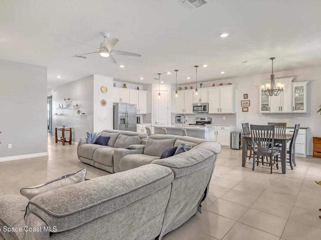 507 Veridian Circle, Palm Bay, FL 32907