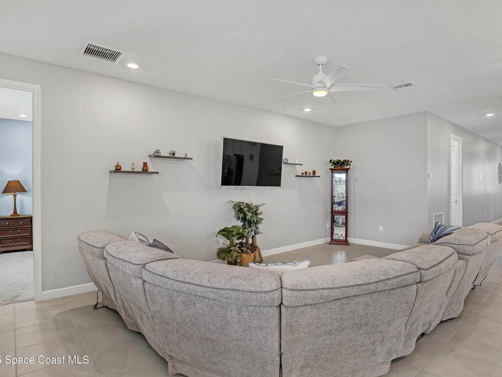 507 Veridian Circle, Palm Bay, FL 32907