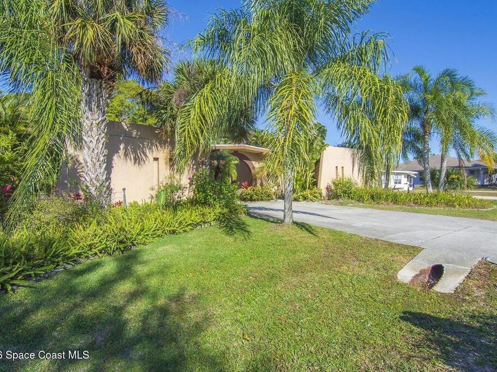 422 Del Monte Road, Sebastian, FL 32958