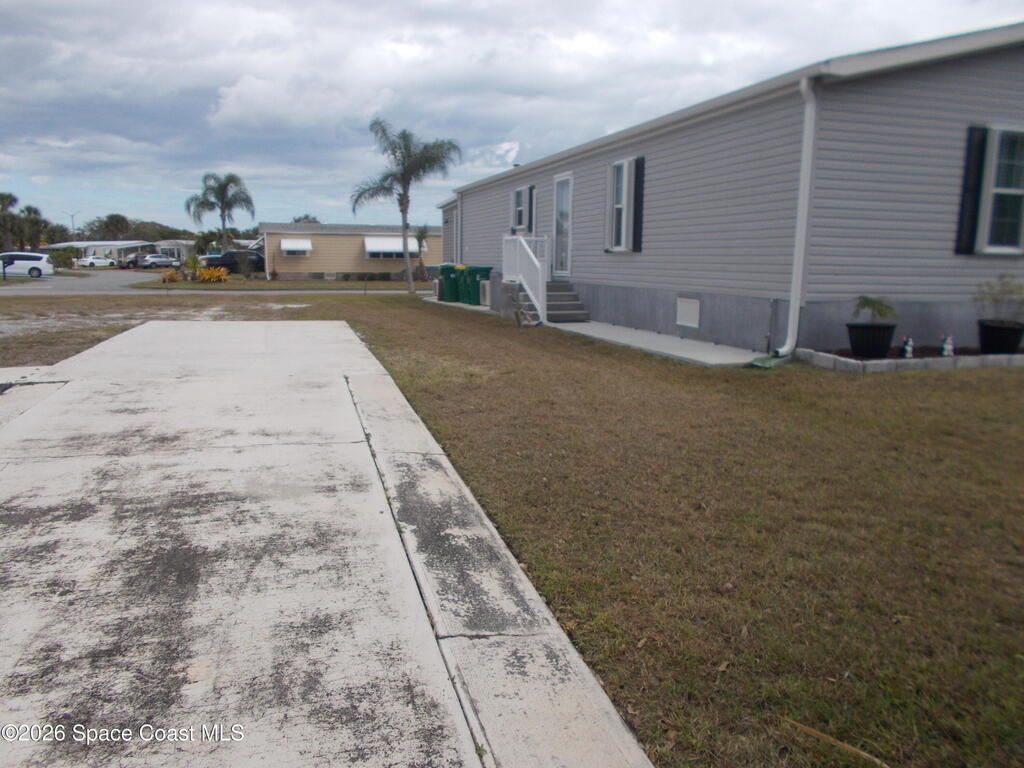 932 Fir Street, Micco, FL 32976