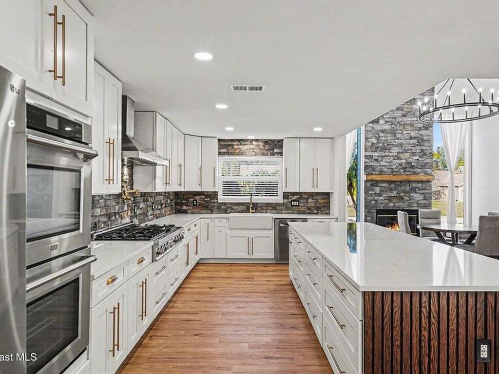 1315 Coventry Circle, Melbourne, FL 32904