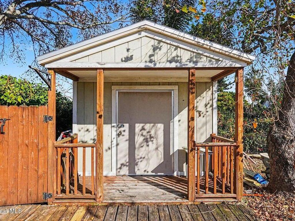 1315 Coventry Circle, Melbourne, FL 32904