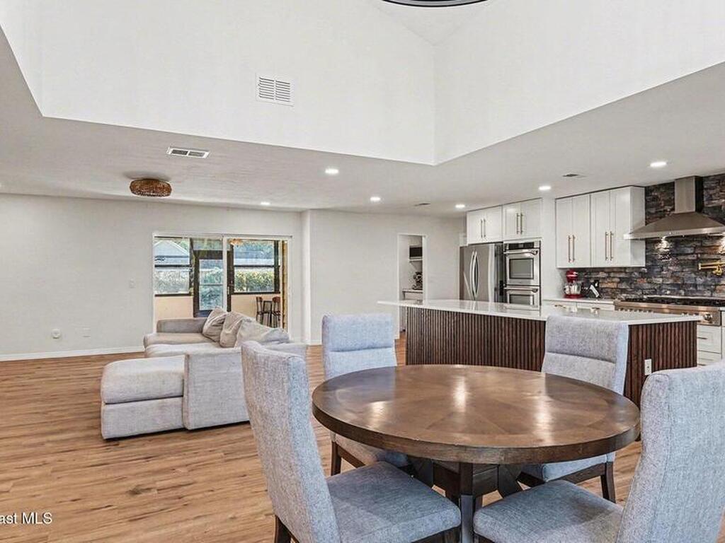 1315 Coventry Circle, Melbourne, FL 32904