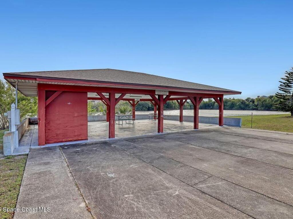 135 S Suzanne Court, Merritt Island, FL 32952