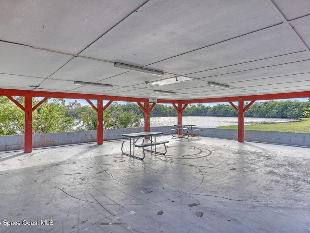 135 S Suzanne Court, Merritt Island, FL 32952