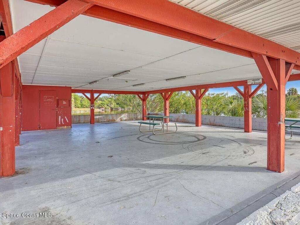 135 S Suzanne Court, Merritt Island, FL 32952