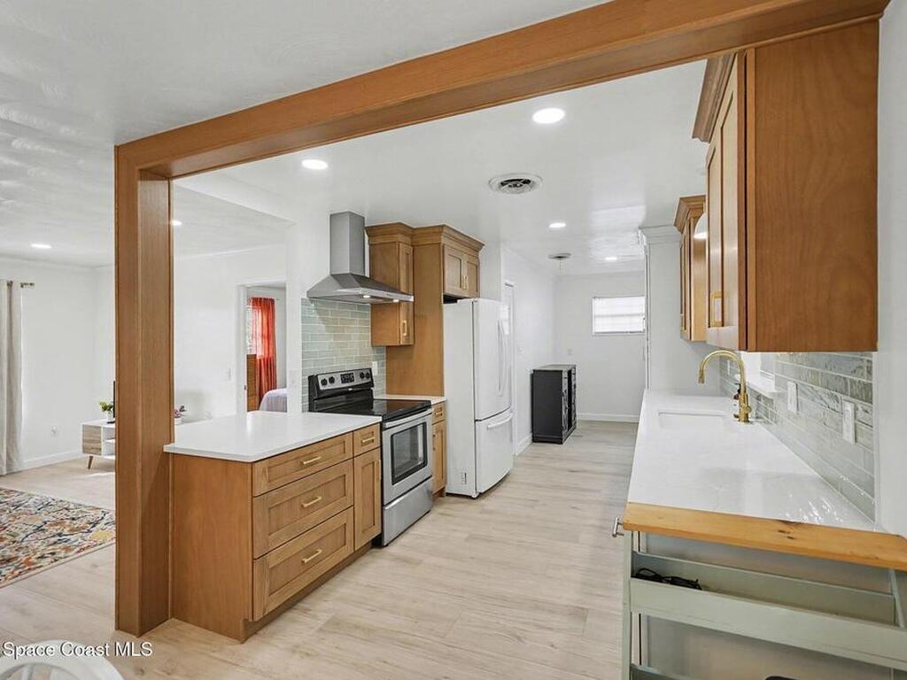 735 Ixora Drive, Melbourne, FL 32935